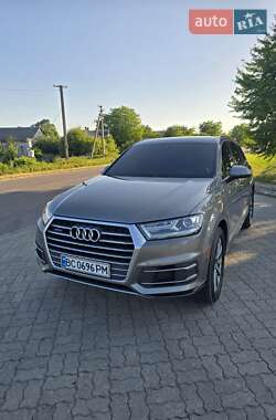 Внедорожник / Кроссовер Audi Q7 2017 в 