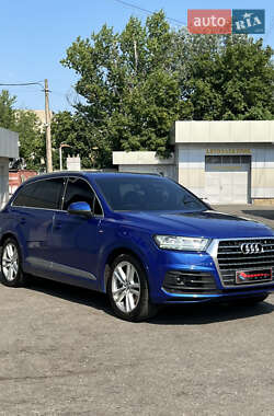 Позашляховик / Кросовер Audi Q7 2016 в 
