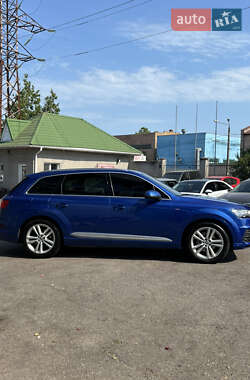 Позашляховик / Кросовер Audi Q7 2016 в 