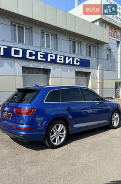 Позашляховик / Кросовер Audi Q7 2016 в 