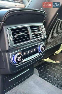 Позашляховик / Кросовер Audi Q7 2016 в 