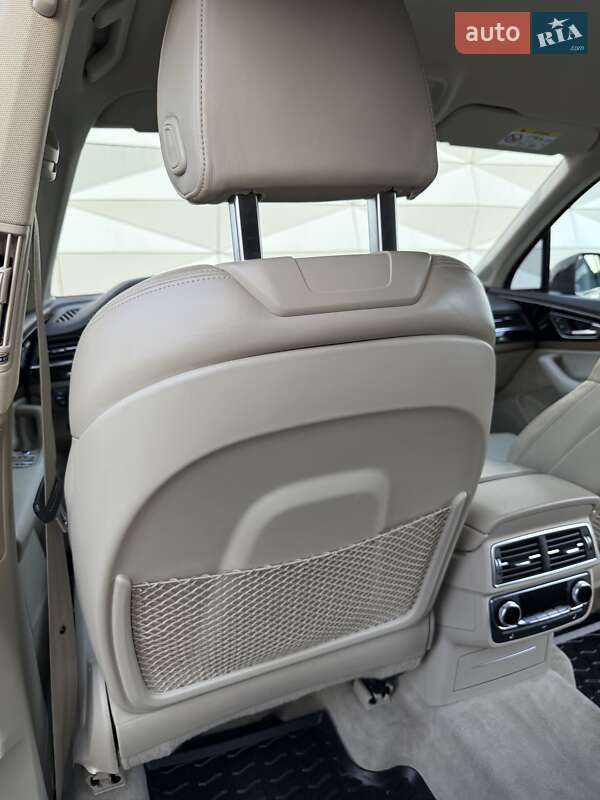 Позашляховик / Кросовер Audi Q7 2016 в Києві