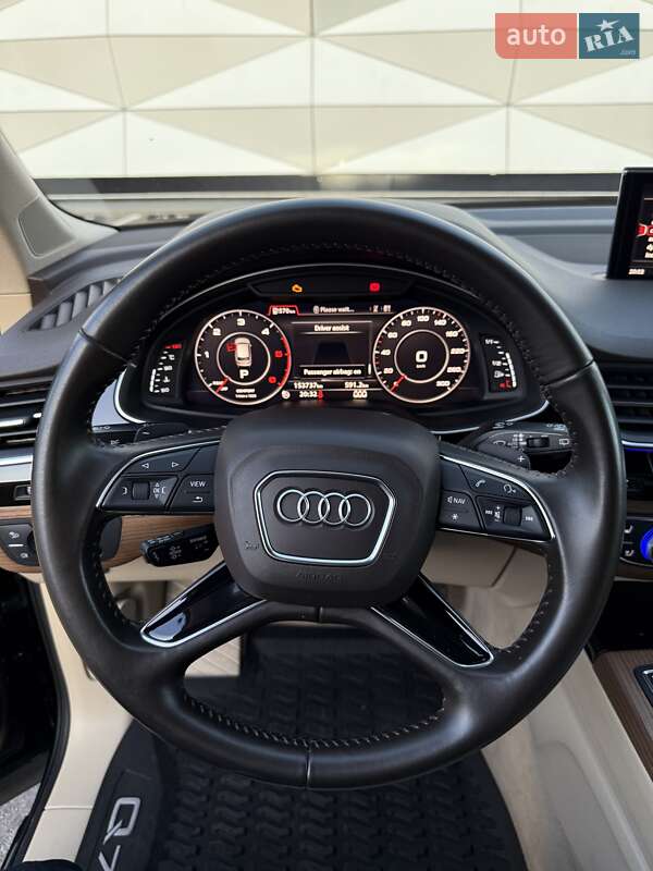 Позашляховик / Кросовер Audi Q7 2016 в Києві