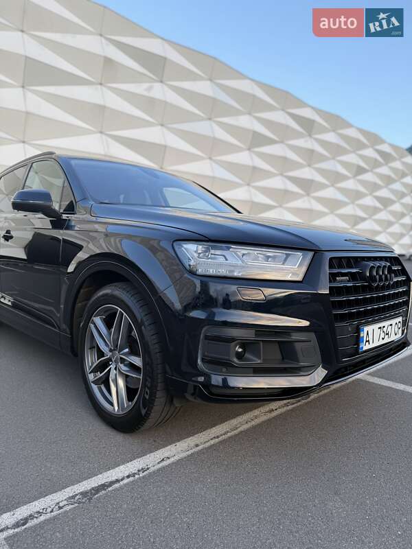 Позашляховик / Кросовер Audi Q7 2016 в Києві