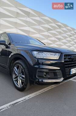 Внедорожник / Кроссовер Audi Q7 2016 в 