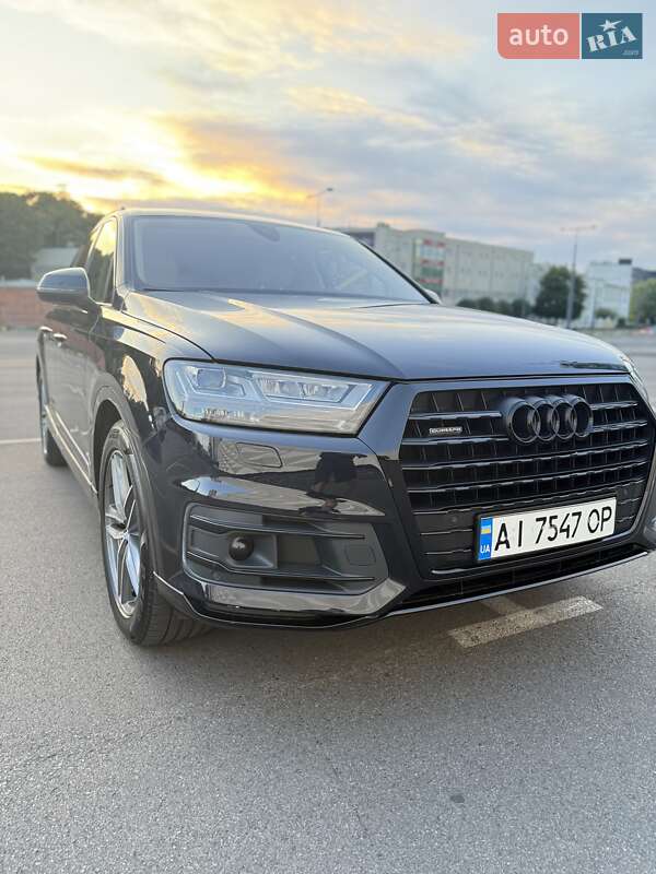 Позашляховик / Кросовер Audi Q7 2016 в Києві