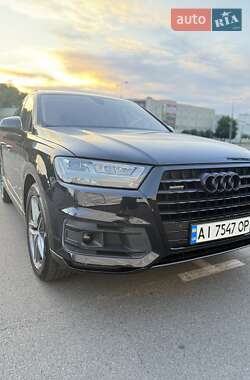 Внедорожник / Кроссовер Audi Q7 2016 в 