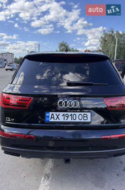 Внедорожник / Кроссовер Audi Q7 2017 в 