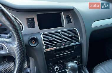 Позашляховик / Кросовер Audi Q7 2010 в 