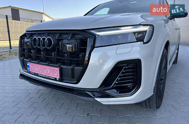 Внедорожник / Кроссовер Audi Q7 2021 в 