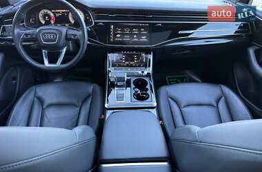 Внедорожник / Кроссовер Audi Q7 2021 в 
