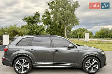 Позашляховик / Кросовер Audi Q7 2020 в 