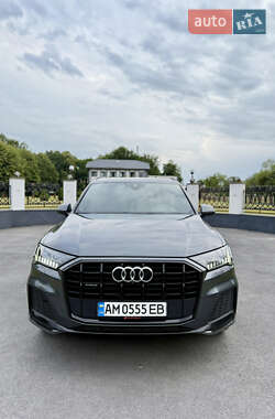 Позашляховик / Кросовер Audi Q7 2020 в 