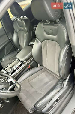 Позашляховик / Кросовер Audi Q7 2020 в 
