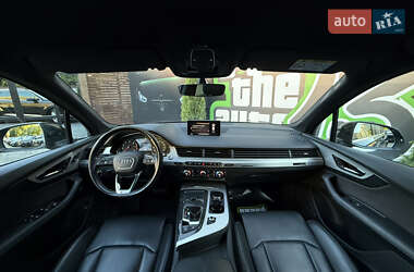 Внедорожник / Кроссовер Audi Q7 2016 в 
