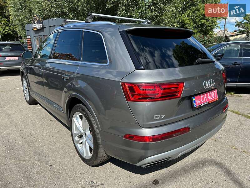 Позашляховик / Кросовер Audi Q7 2016 в Полтаві