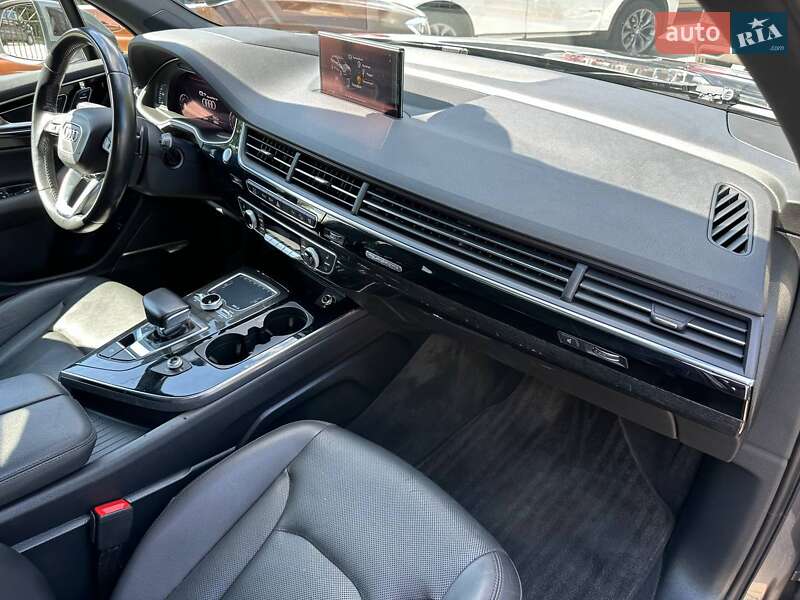 Позашляховик / Кросовер Audi Q7 2016 в Полтаві