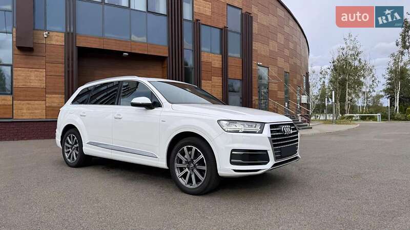 Позашляховик / Кросовер Audi Q7 2019 в Києві