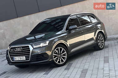 Позашляховик / Кросовер Audi Q7 2016 в 