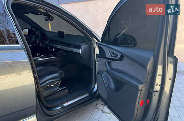 Позашляховик / Кросовер Audi Q7 2016 в 