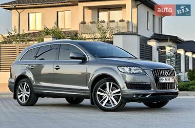 Внедорожник / Кроссовер Audi Q7 2011 в 