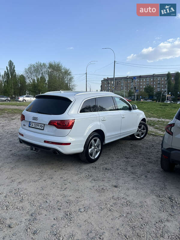 Позашляховик / Кросовер Audi Q7 2013 в Києві