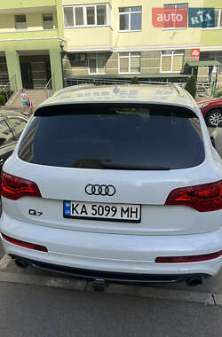 Внедорожник / Кроссовер Audi Q7 2013 в 
