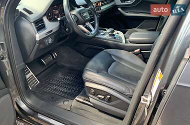 Внедорожник / Кроссовер Audi Q7 2017 в 
