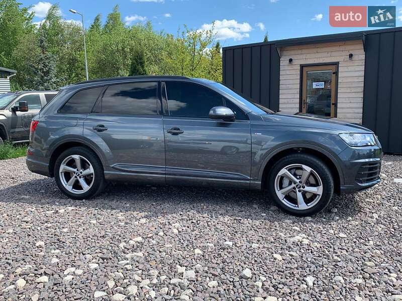 Внедорожник / Кроссовер Audi Q7 2017 в Львове