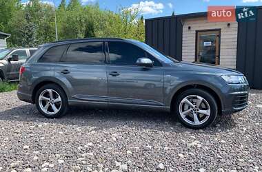 Внедорожник / Кроссовер Audi Q7 2017 в 