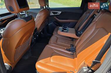 Внедорожник / Кроссовер Audi Q7 2016 в 