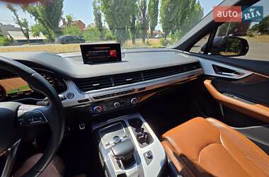 Внедорожник / Кроссовер Audi Q7 2016 в 