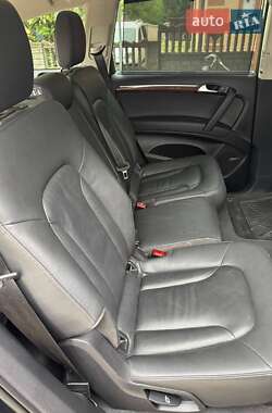 Внедорожник / Кроссовер Audi Q7 2012 в 