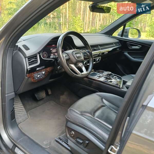 Внедорожник / Кроссовер Audi Q7 2016 в Буче