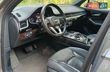 Внедорожник / Кроссовер Audi Q7 2016 в 