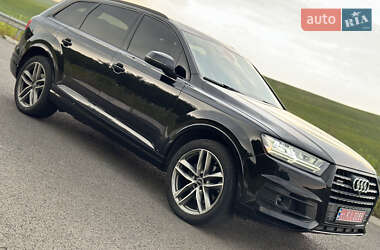 Позашляховик / Кросовер Audi Q7 2016 в 