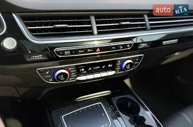 Внедорожник / Кроссовер Audi Q7 2017 в 