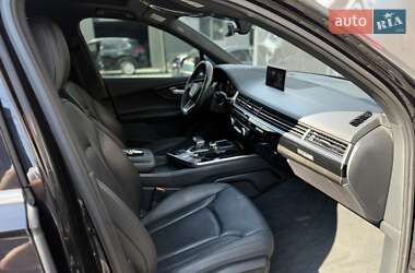 Внедорожник / Кроссовер Audi Q7 2017 в 