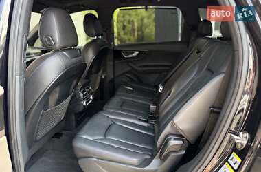 Внедорожник / Кроссовер Audi Q7 2017 в 