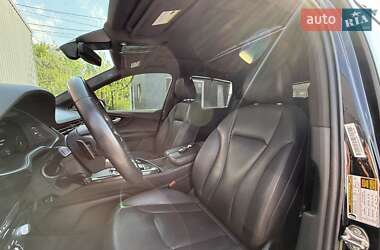 Внедорожник / Кроссовер Audi Q7 2017 в 