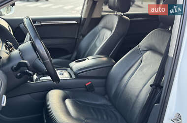 Внедорожник / Кроссовер Audi Q7 2012 в 