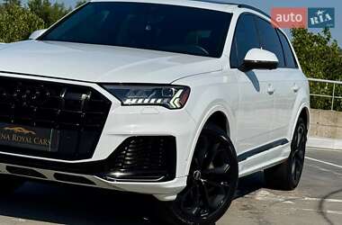 Внедорожник / Кроссовер Audi Q7 2021 в 