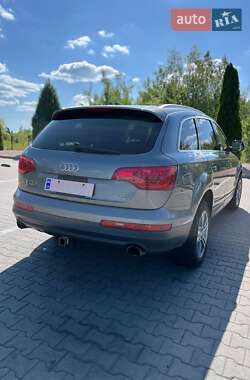 Внедорожник / Кроссовер Audi Q7 2014 в 