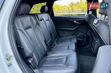 Внедорожник / Кроссовер Audi Q7 2021 в 