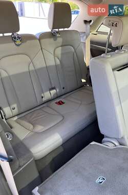 Внедорожник / Кроссовер Audi Q7 2014 в 