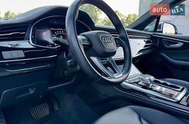 Внедорожник / Кроссовер Audi Q7 2021 в 