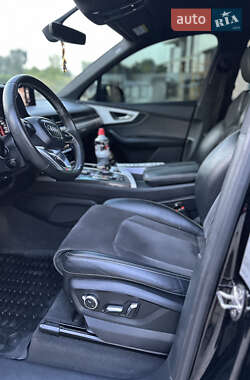 Позашляховик / Кросовер Audi Q7 2017 в 