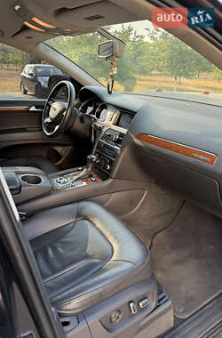 Позашляховик / Кросовер Audi Q7 2013 в 