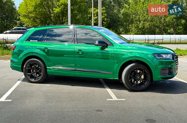 Внедорожник / Кроссовер Audi Q7 2016 в 