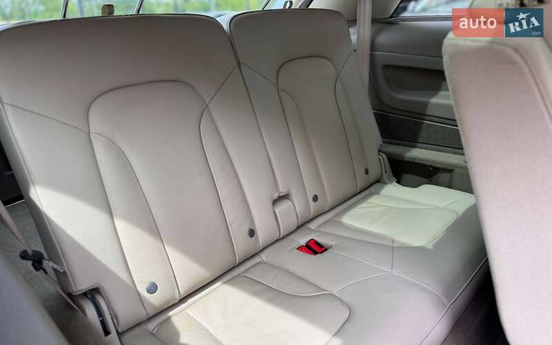 Внедорожник / Кроссовер Audi Q7 2010 в Черновцах